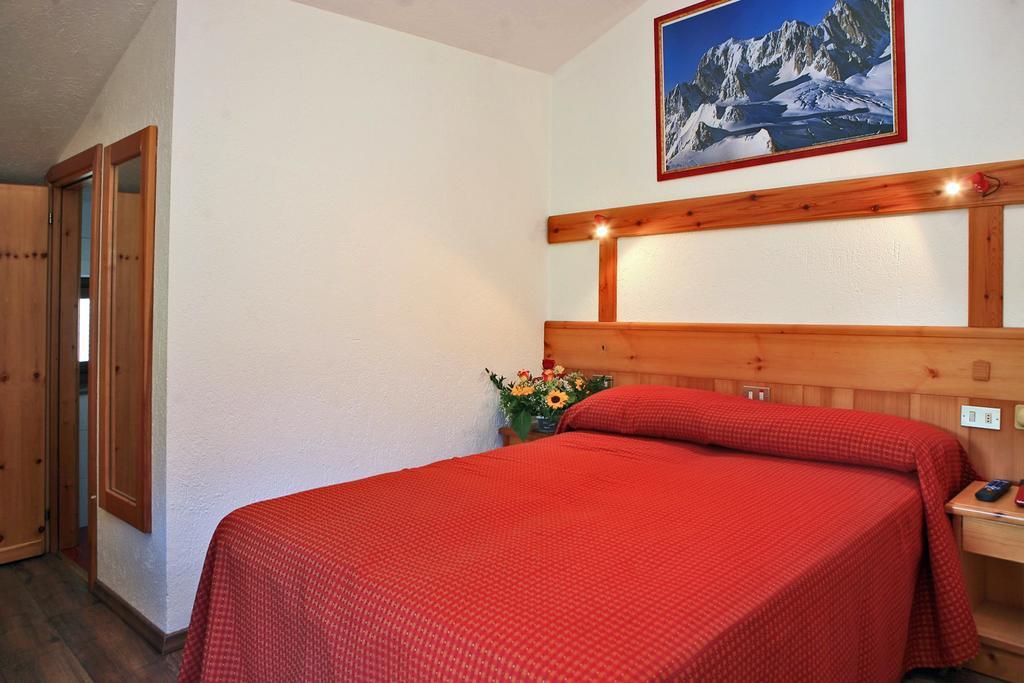 Albergo Le Marmotte Pré-Saint-Didier Exterior photo