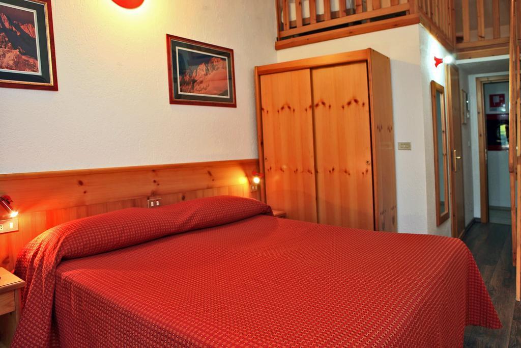 Albergo Le Marmotte Pré-Saint-Didier Exterior photo